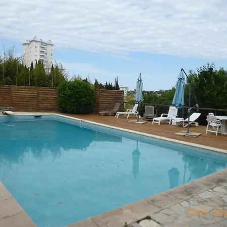 D'hote Dans Maison De Caractere, Piscine 홈스테이